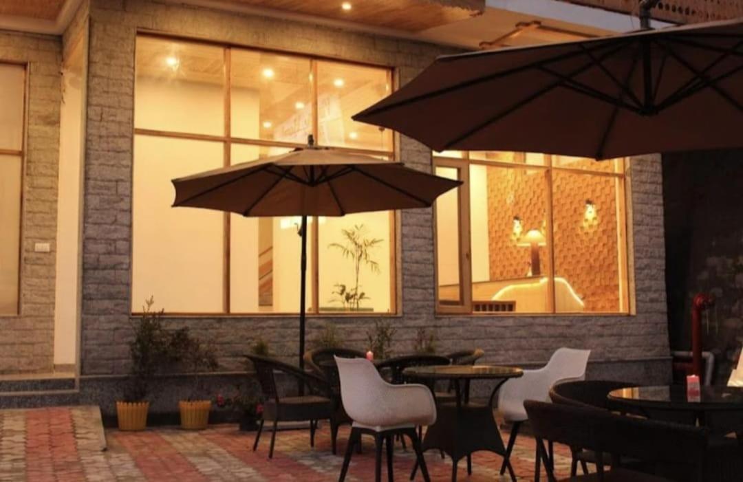 Royal Rajasthan Regency - Hotel & Restaurant 마날리 외부 사진