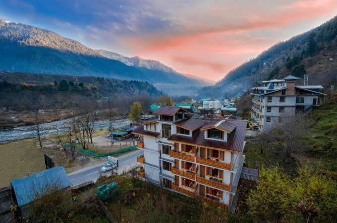 Royal Rajasthan Regency - Hotel & Restaurant 마날리 외부 사진