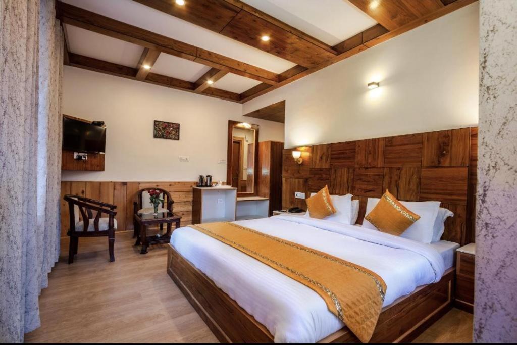Royal Rajasthan Regency - Hotel & Restaurant 마날리 외부 사진